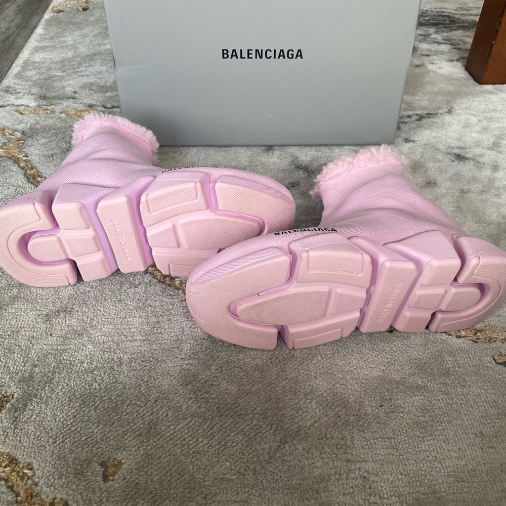 Balenciaga speed faux fur sneaker in soft pink - Picture 3 of 6